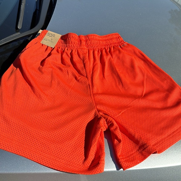 NWT Size Medium Men Orange Dri-Fit Mesh Nike Shorts with pockets / drawstring - Picture 7 of 9